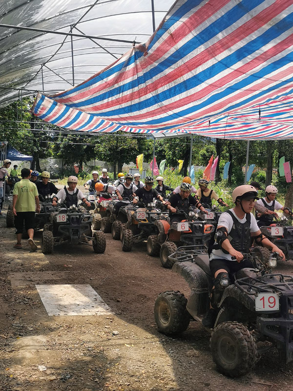 小鎮(zhèn)越野車